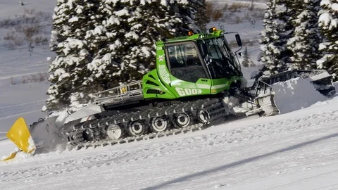 A Piston Bully snow groomer at Alta Ski Resort, Utah. Stock Footage 99809541