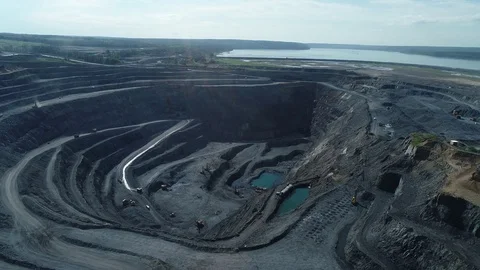 Pit on open-pit mining of minerals in Russia, Siberia Video stock 103313245
