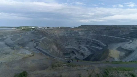 Pit on open-pit mining of minerals in Russia, Siberia Video stock 103367154