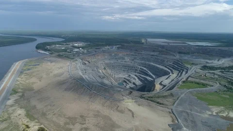 Pit on open-pit mining of minerals in Russia, Siberia Video stock 103370987