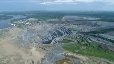Pit on open-pit mining of minerals in Russia, Siberia Video stock 103421120