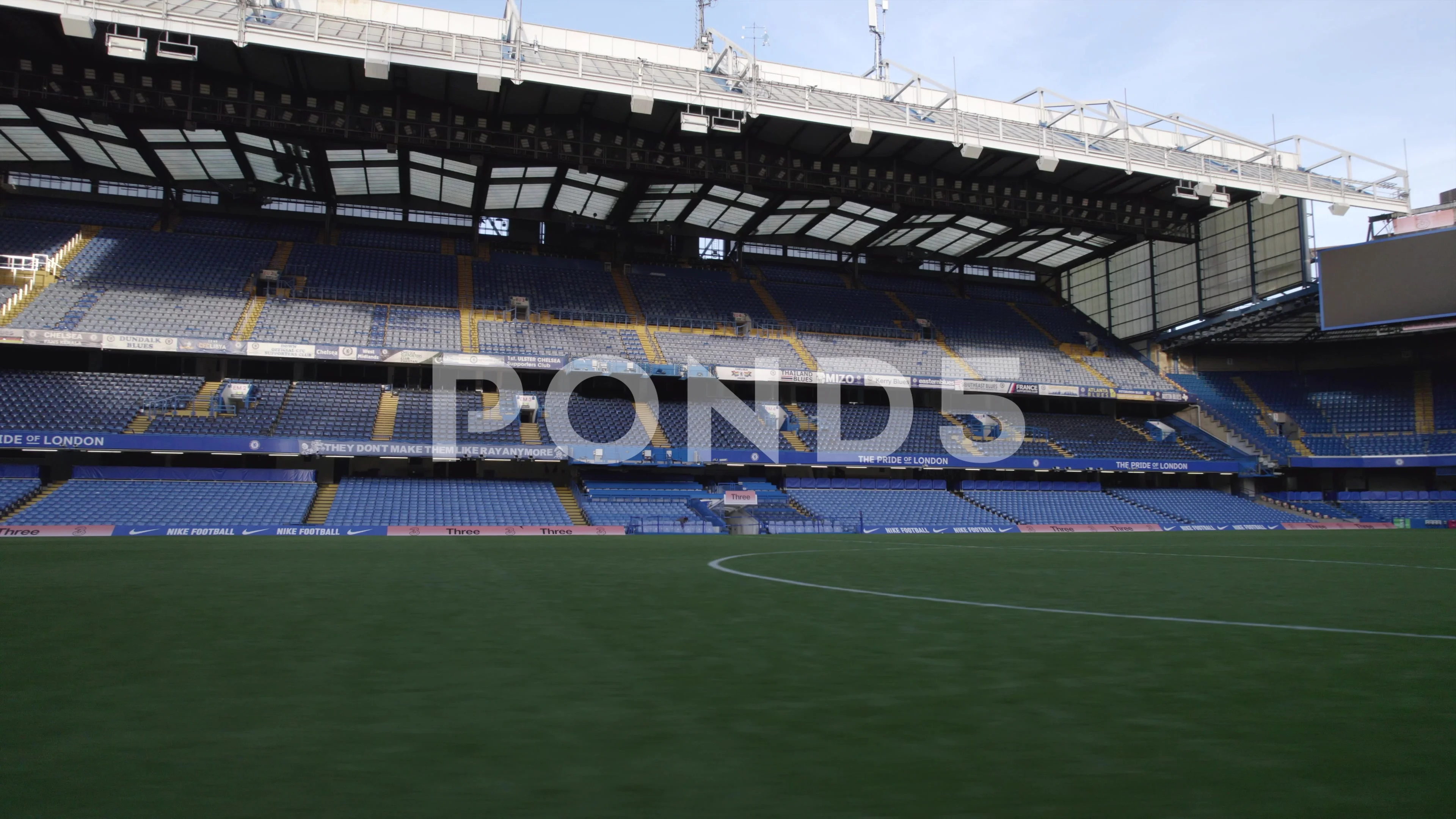 Pitch Level View of Stamford Bridge Stad, Stock Video