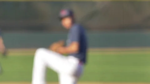 The pitcher at a baseball game throws the ball to the batter. Vidéo 70450646