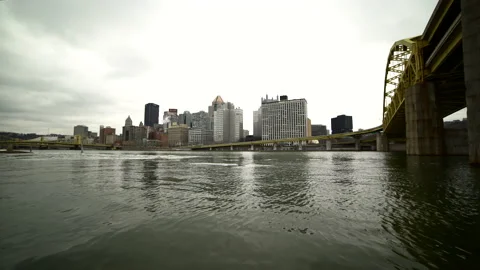 Pittsburgh City River Bridge Cloudy Winter Timelapse 4K 2 Stock-Footage 137559853