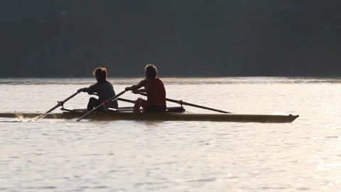Pittsburgh River - Couple Rowing Vídeo Stock 107142534