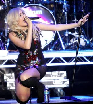  Pixie Lott live in Liverpool - 08 May 2010 FAM38491 Copyright: x FAMOUSx ... Stock Photos