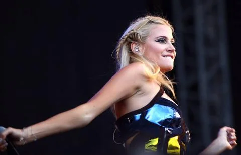  Pixie Lott performs at V Festival at Weston Park in Staffordshire - 17 Au... Stock Photos