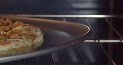 Pizza baking Stock Footage 115099651