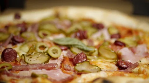 Pizza in a box close-up delivery slowmo Video stock 127541910