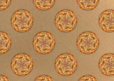 Pizza on a cardboard background. Seamless pattern with cut pizza with bacon. Foto stock