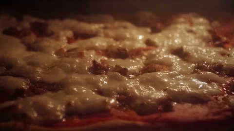 A pizza cooked in the oven Video stock 82323022