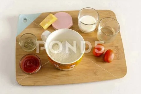 Pizza in a mug in the microwave 2 of 7 Stock Photos