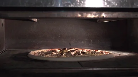 PIZZA oven bake fast time speed up 動画素材 77547480