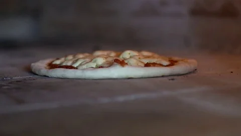 Pizza in the oven Video stock 79469113