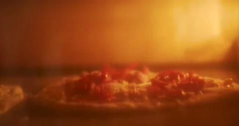 Pizza in oven Vídeo Stock 132192853
