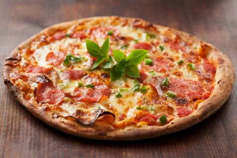 Pizza pepperoni Stock-Fotos