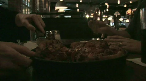Pizza at a Restaurant Vidéo 280501