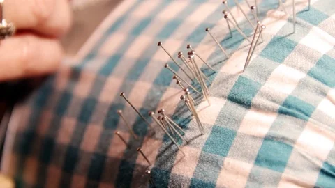 Pizzo bobbin craftwork  make lace in alta badia Video stock 75958766