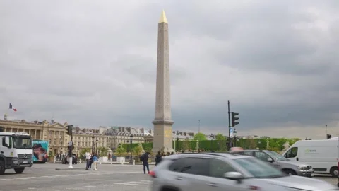 Place de la Concorde square with views of the Obelisque de Louxor. Stock Footage 310183100