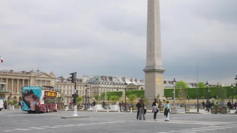 Place de la Concorde square with views of the Obelisque de Louxor. Stock Footage 310183299