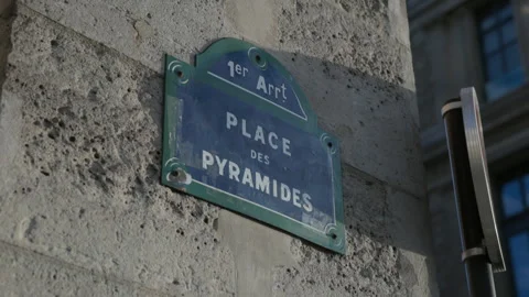 Place des Pyramides Wall Plaque in Central Paris France Daylight View 스톡 동영상 324475767