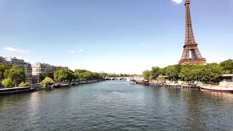 Place du Trocadero with Eiffel Tower view in Paris 库存影片 344695111
