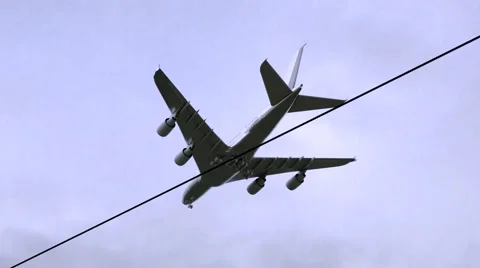 Place flying in sunset sky. Vidéo 56816273