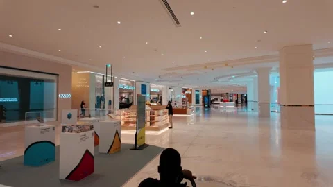 Place Vendome Shopping Mall in Doha, Qatar Video stock 327573285