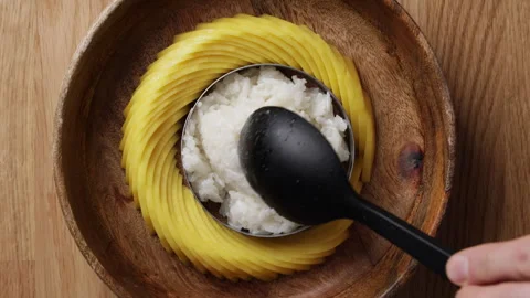 Placing Sticky Rice Into Plate Top View Close Up Vídeos de archivo 335406491
