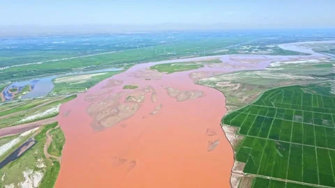 Plain rivers - agricultural fields - aerial photography of the Yellow River Видео 257900581