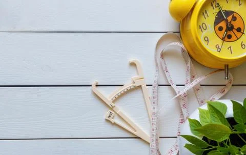 Plan to lose weight, go on a diet. Accessories for measuring weight, parameters Foto stock