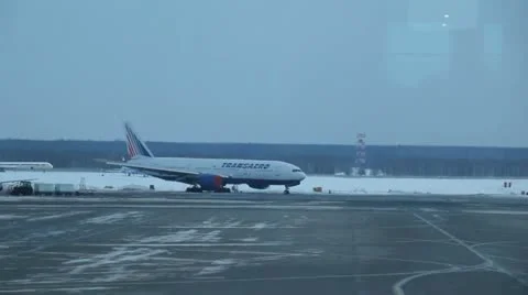 Plane airport Video stock 11018299