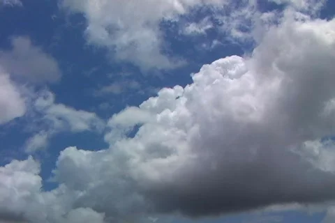 Plane approach with clouds Stock-Footage 355207