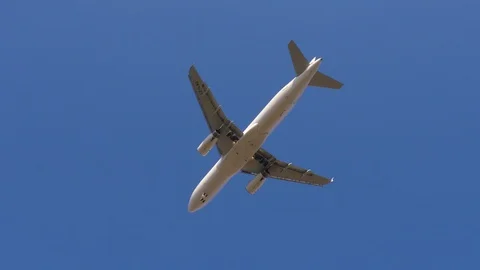 Plane approach for landing Video stock 96677401