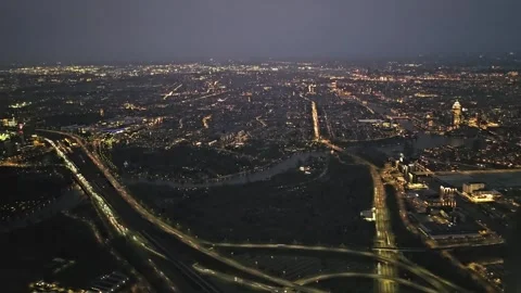 A plane approaches Schiphol Airport for landing. A view of Amsterdam in the late Vídeo Stock 335317543