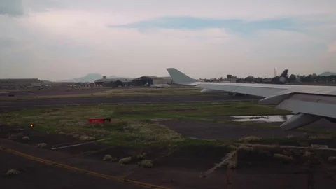Plane crossing the frame Stock Footage 109501620