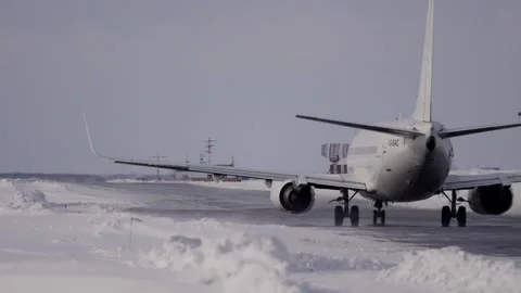 The plane enters the runway Stock-Footage 102090122