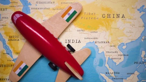 A plane with a flag of India crossing the map. 스톡 동영상 143981873