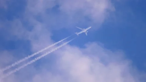 The plane is flying on the echelon Stock-Footage 156610148