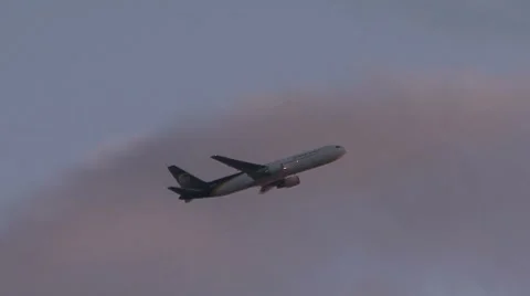 Plane flying Stock Footage 7907673