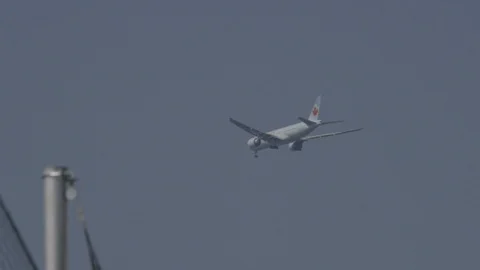 Plane Flying Low To Ground Preparing To Land Video stock 121287259