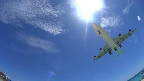 Plane flying low to land. Stock Footage 140134556