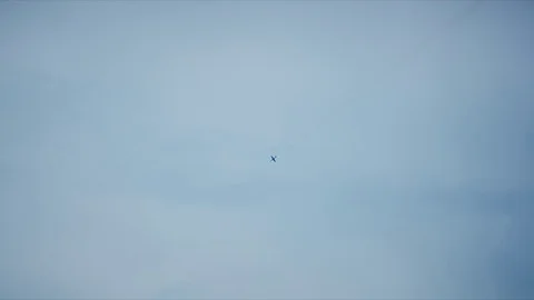 A Plane flying in the sky Video stock 94066115