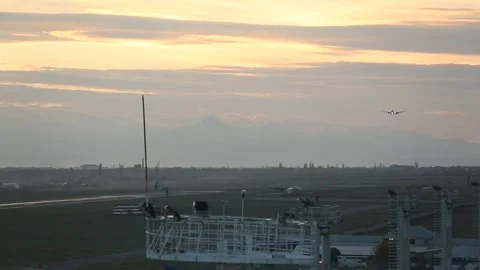 The plane is landing 1 Video stock 331091062