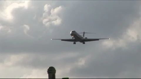 Plane landing 2 Видео 886072