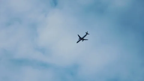 The plane is landing Stock-Footage 77666082