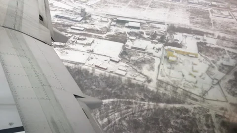 The plane is landing Stock Footage 98654663