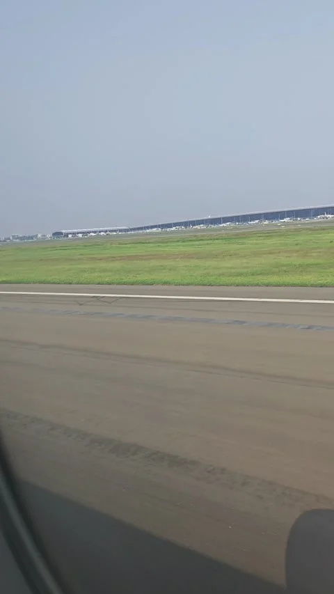 Plane landing 库存影片 324599809