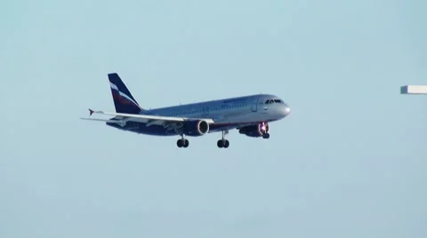 Plane landing. HD. Stock-Footage 10851102