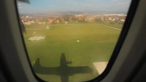 Plane landing (inside the plane view) 2 Vidéo 8656247